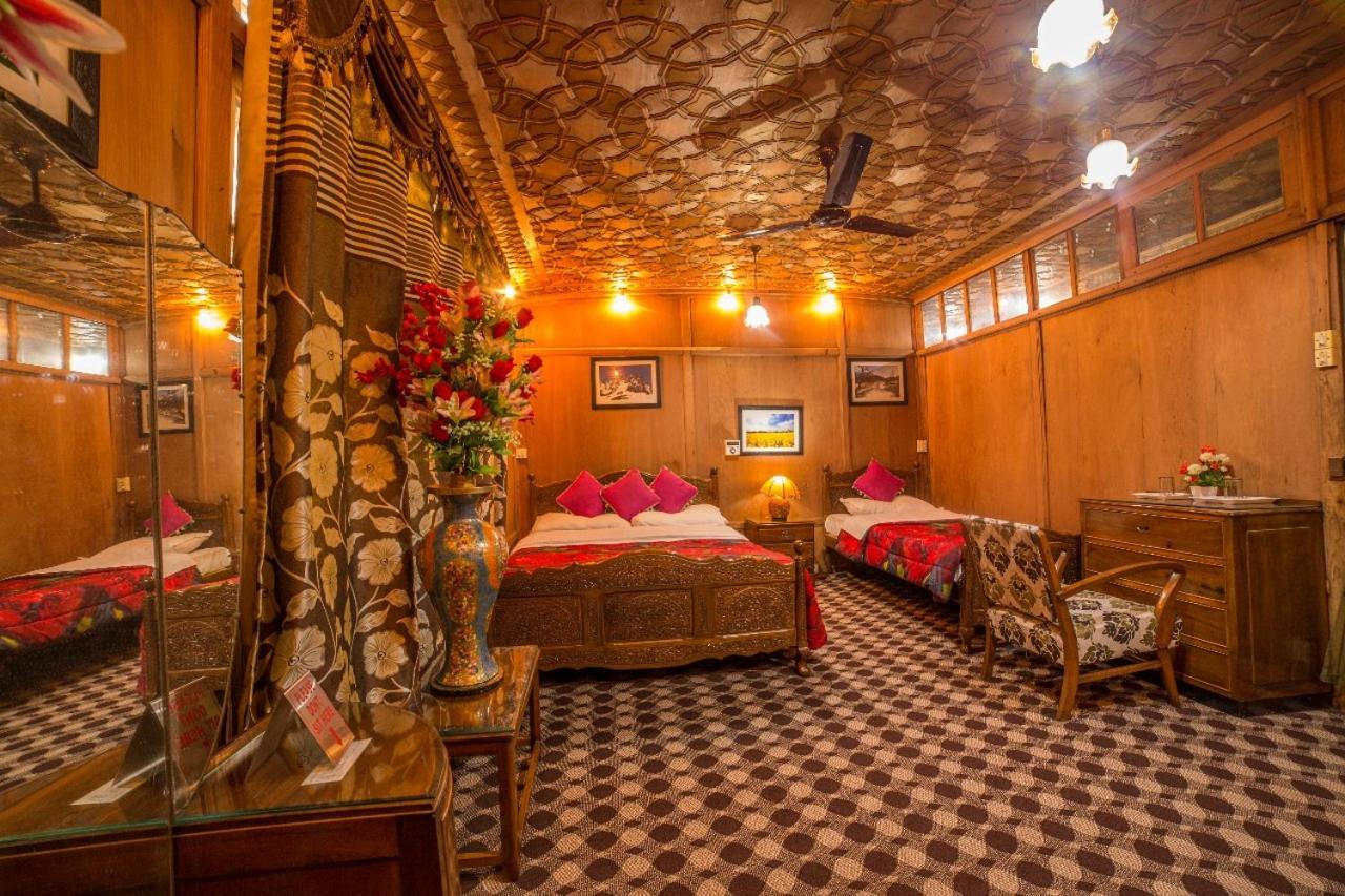 Swan Heritage Houseboats Srīnagar Exterior foto