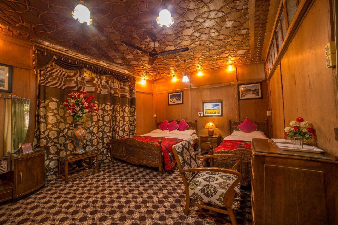 Swan Heritage Houseboats Srīnagar Exterior foto