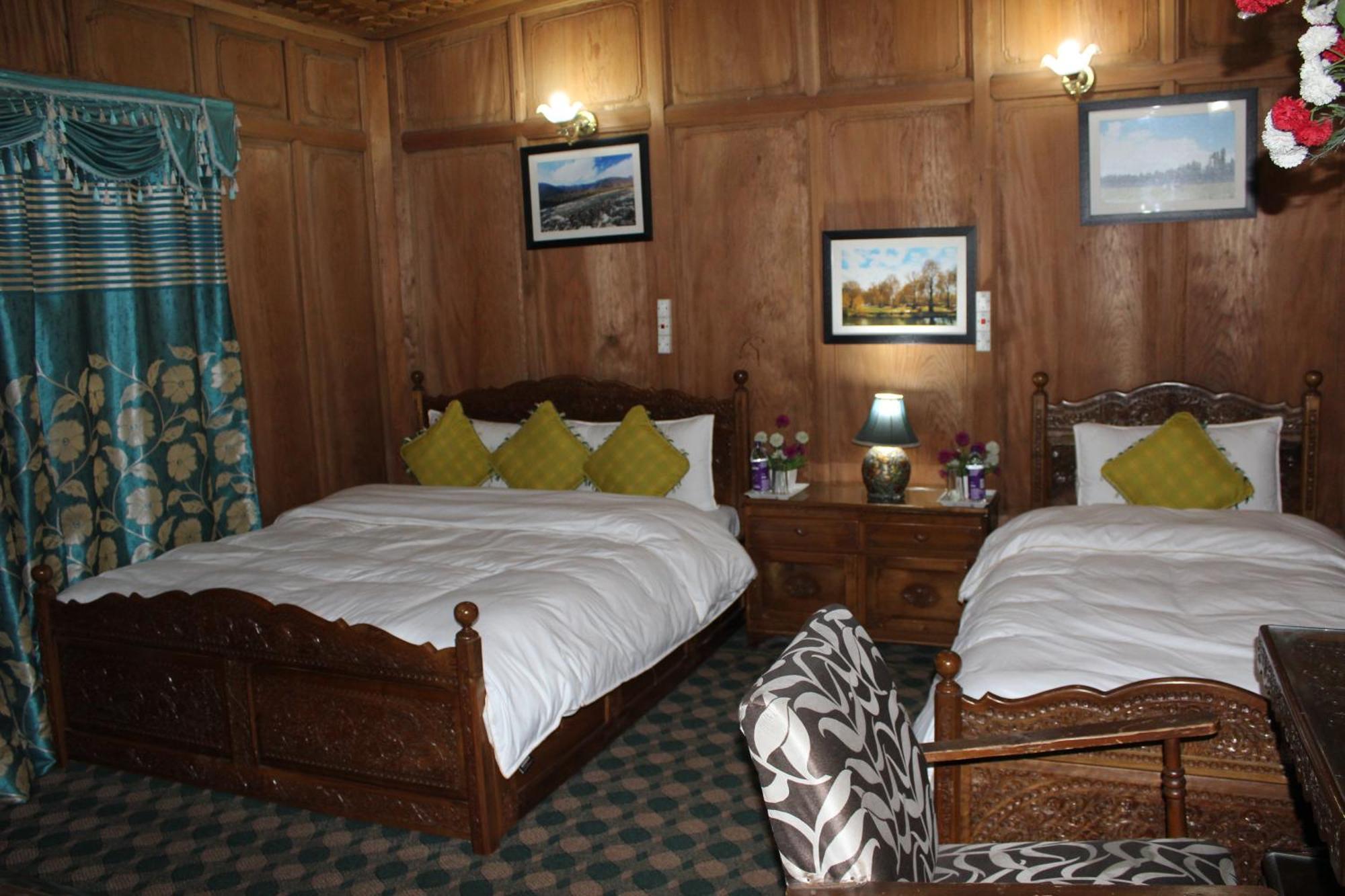 Swan Heritage Houseboats Srīnagar Exterior foto