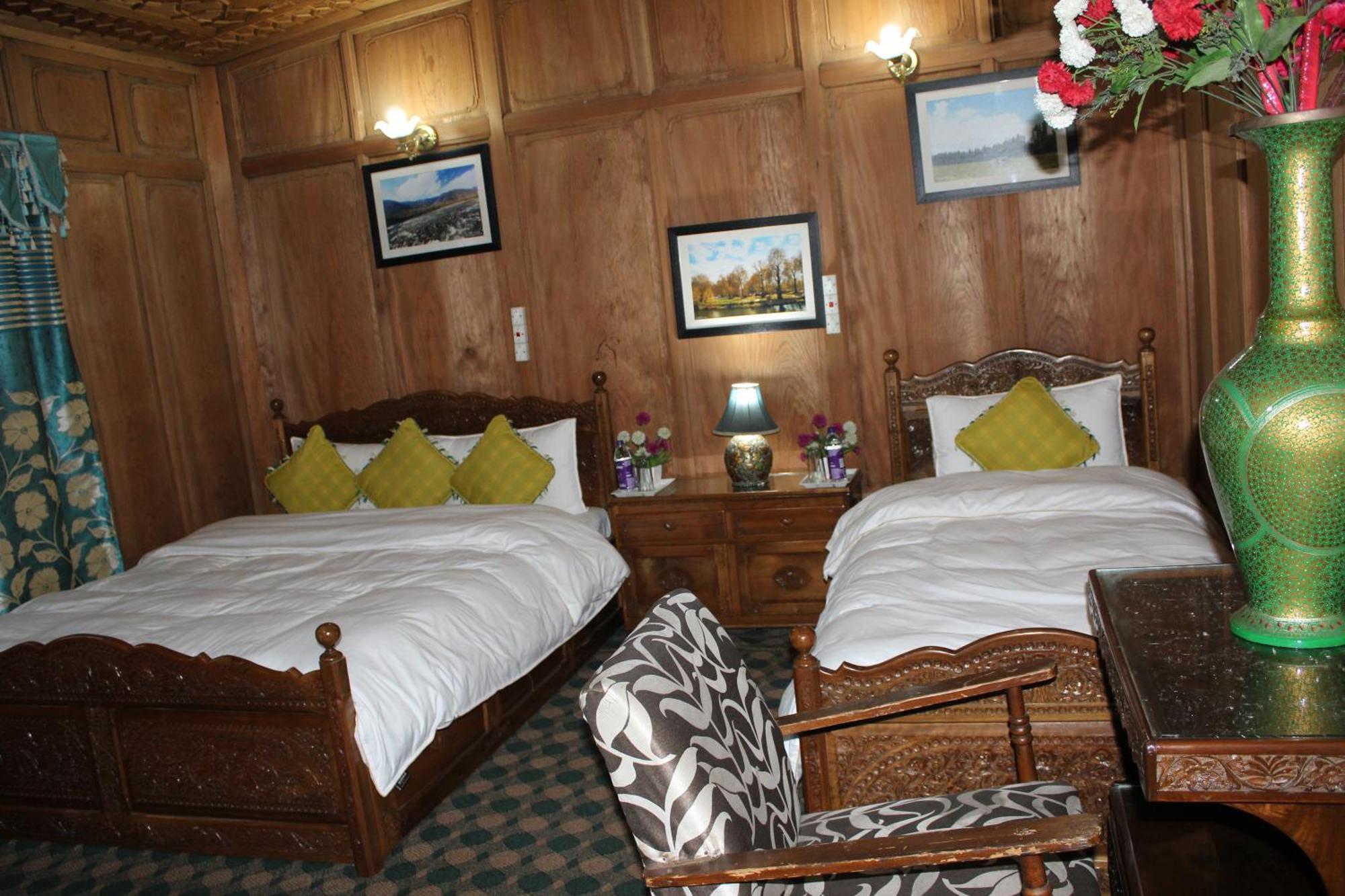 Swan Heritage Houseboats Srīnagar Exterior foto