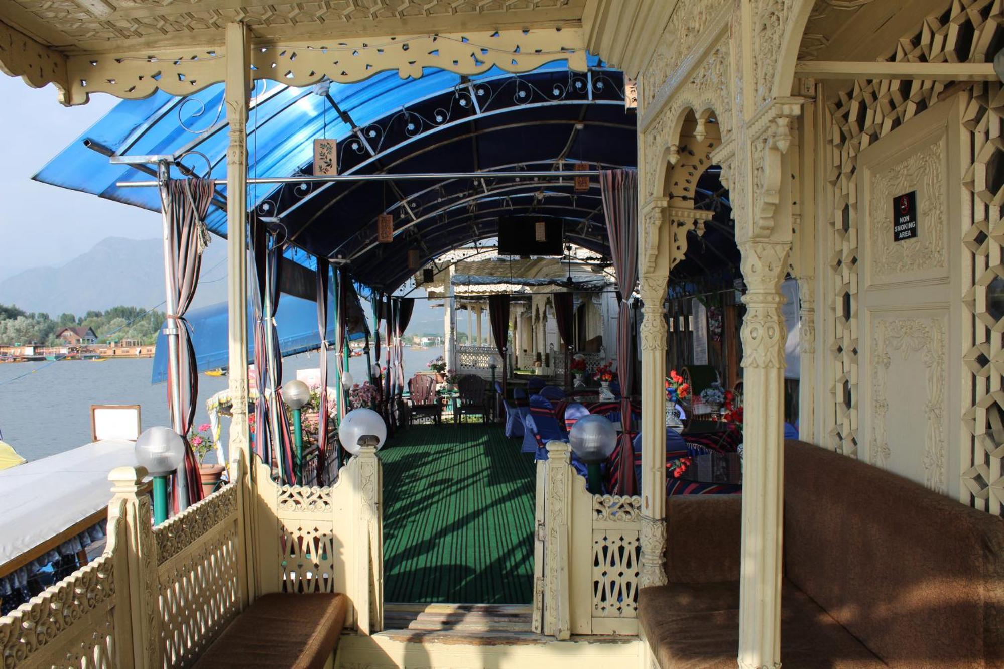 Swan Heritage Houseboats Srīnagar Exterior foto