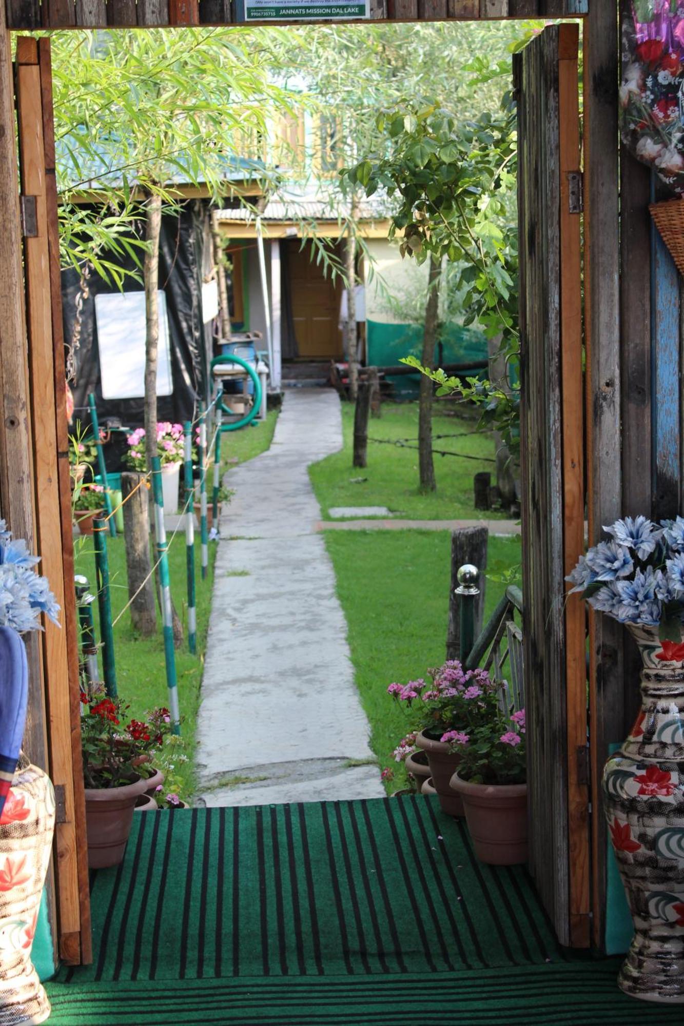 Swan Heritage Houseboats Srīnagar Exterior foto