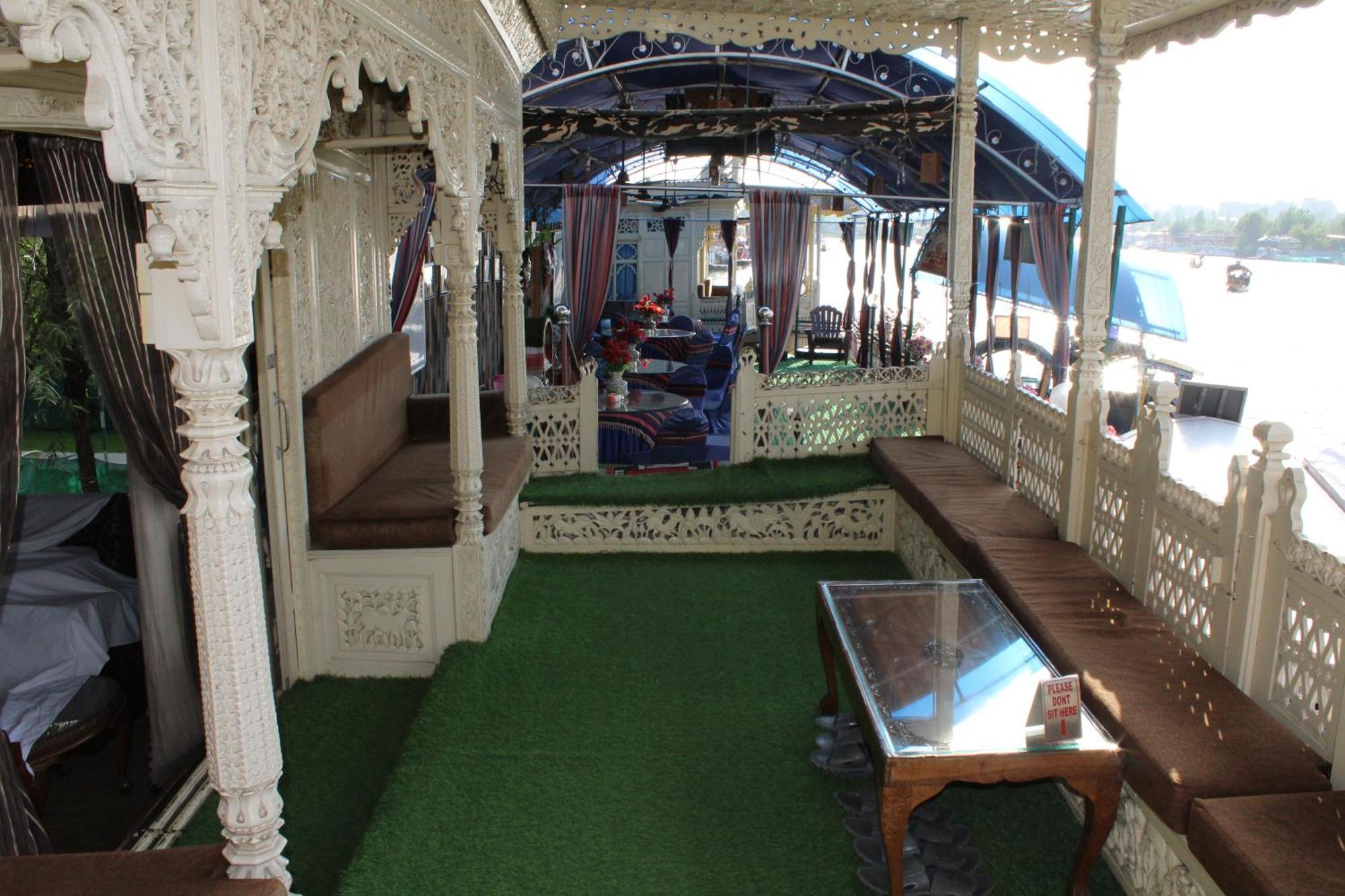 Swan Heritage Houseboats Srīnagar Exterior foto
