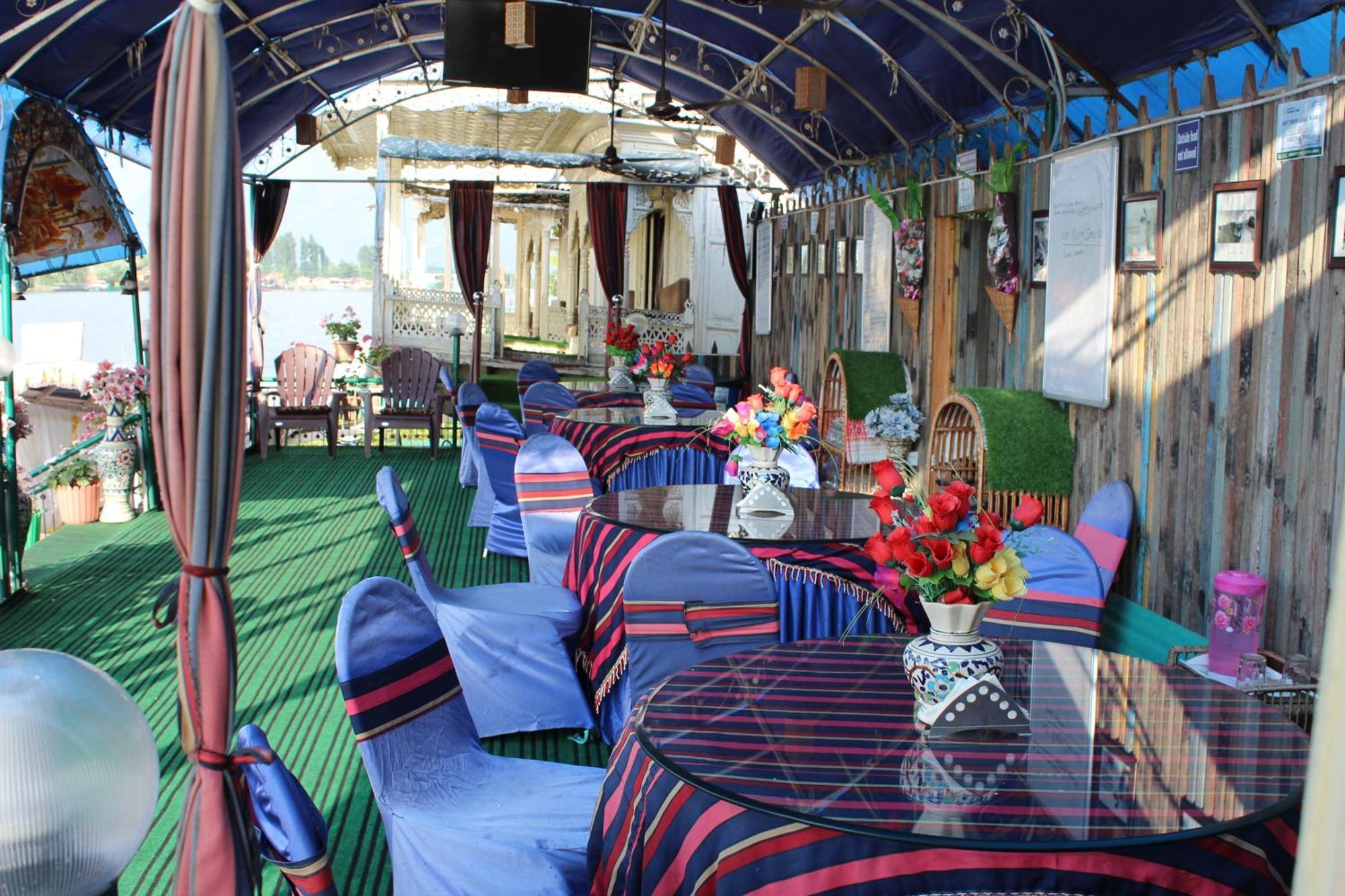 Swan Heritage Houseboats Srīnagar Exterior foto
