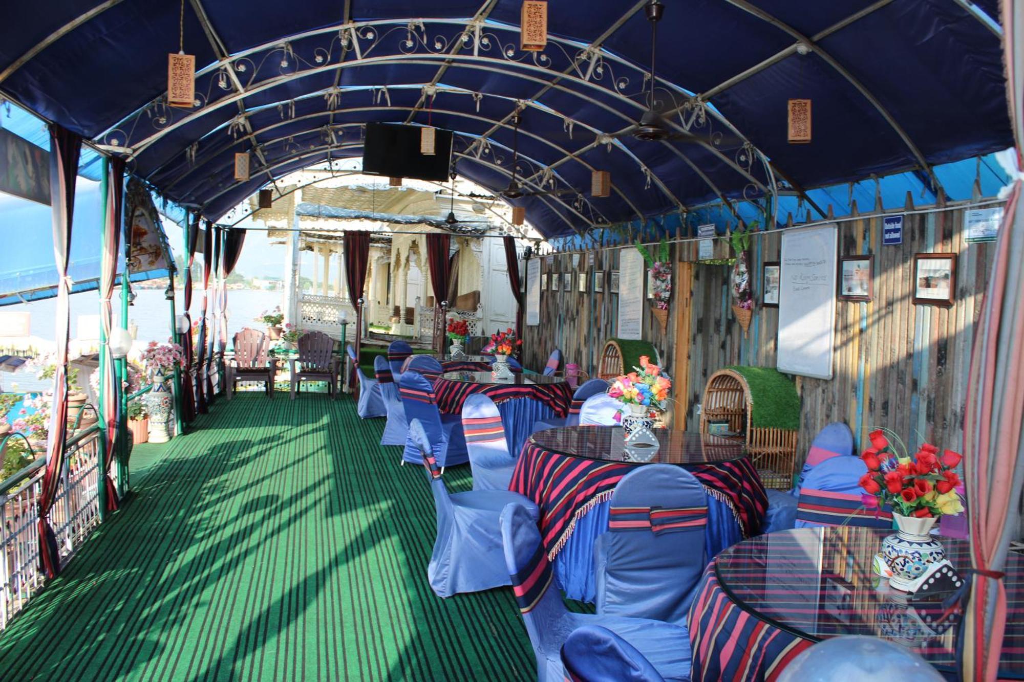 Swan Heritage Houseboats Srīnagar Exterior foto