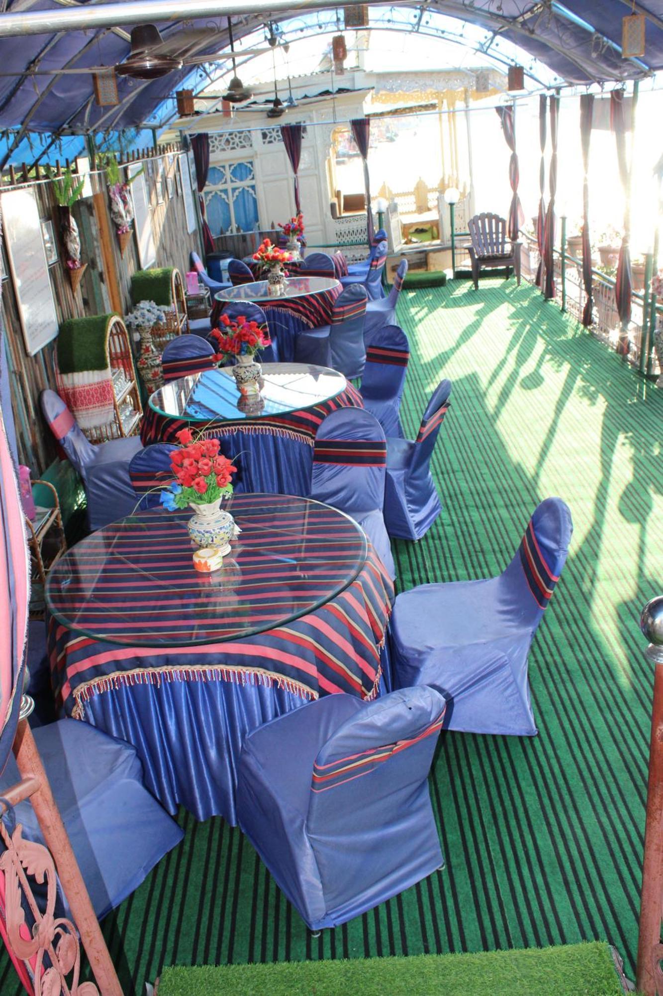 Swan Heritage Houseboats Srīnagar Exterior foto