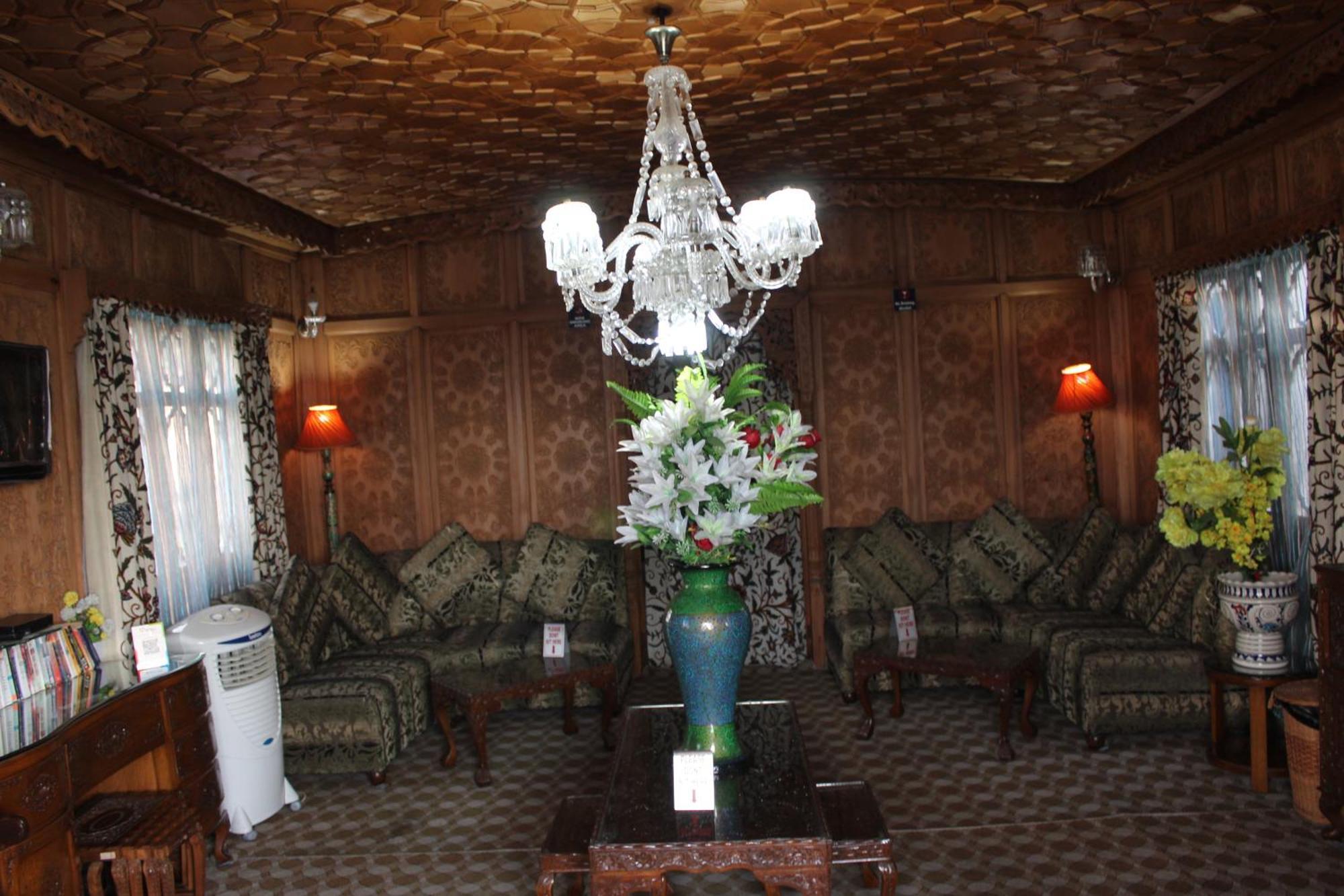 Swan Heritage Houseboats Srīnagar Exterior foto