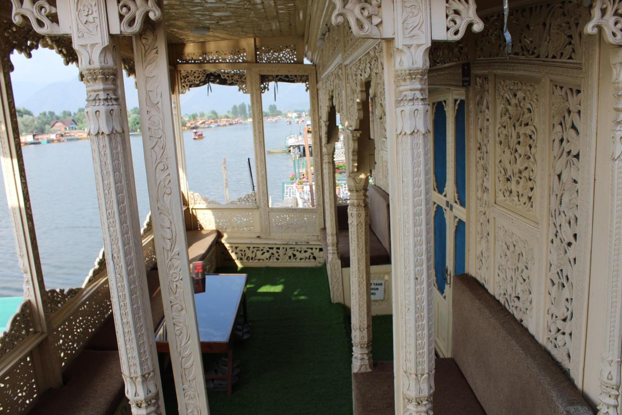 Swan Heritage Houseboats Srīnagar Exterior foto